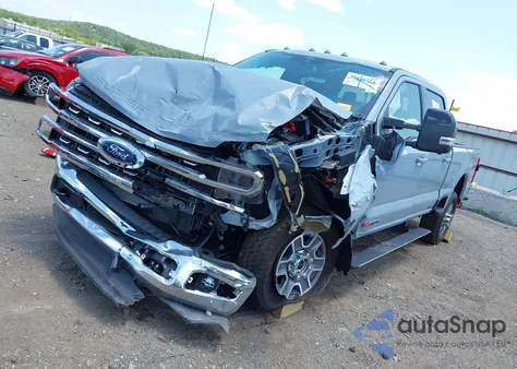 2024 Ford F250 из США, поврежденный, VIN 1FT8W2BMXREF76207